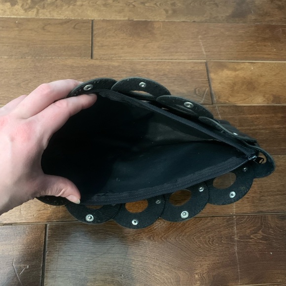 Clutch - Made in Toronto - Picture 4 of 8